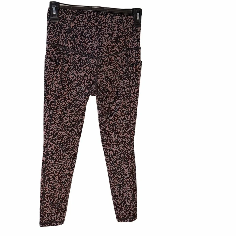 Athleta Salutation Stash Pocket Tight